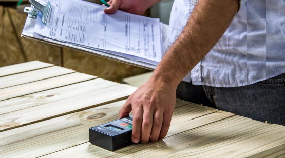 2-controle-de-material-em-laboratorios-externos-555x308